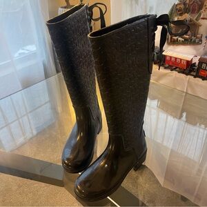 COACH Jacquard Signature C Laced Up Back Bow Heeled Black Rainboots Sz 5